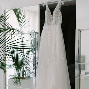 Wedding dress